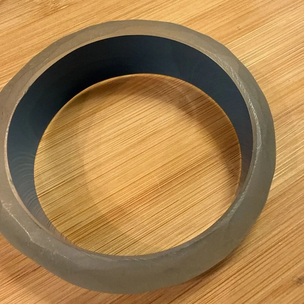 BLUE LUCITE BANGLE AND RING SET￼UNBRANDED